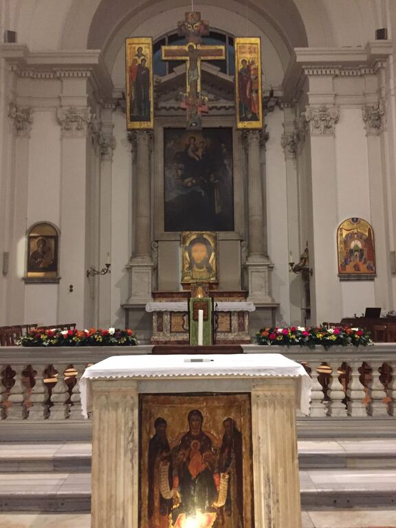 1er septembre, Sant'Egidio en fête accueille dans l’église du Trastevere tous ceux qui veulent y faire une halte dans la prière